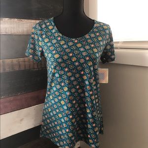 Buy 2 get 1 ♥️ NWT LuLaRoe XXS classic tee 😍